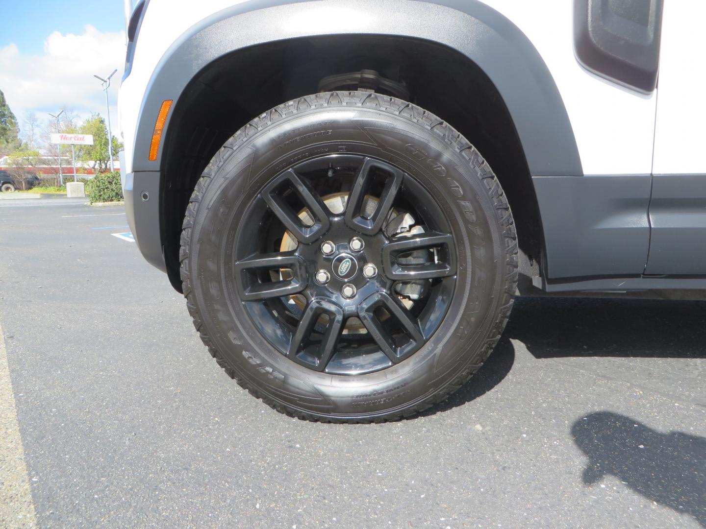 2022 White Land Rover Defender 110 S (SALEJ7RX6N2) with an 2.0L L4 DOHC 16V engine, 8A transmission, located at 2630 Grass Valley Highway, Auburn, CA, 95603, (530) 508-5100, 38.937893, -121.095482 - Photo#8